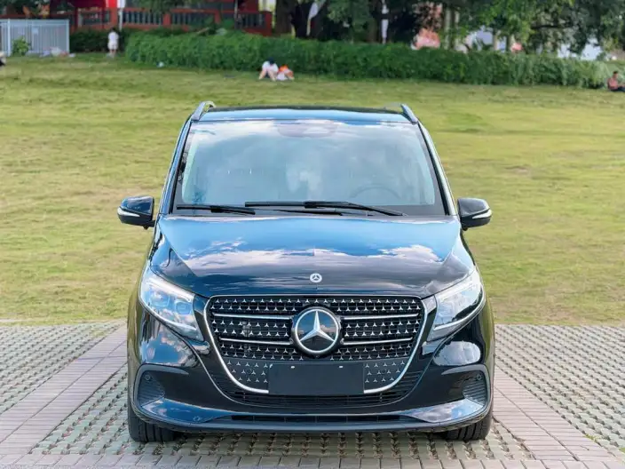 Mercedes-Benz V-Class 2024 Model V 300 Pilot Edition – фото 2