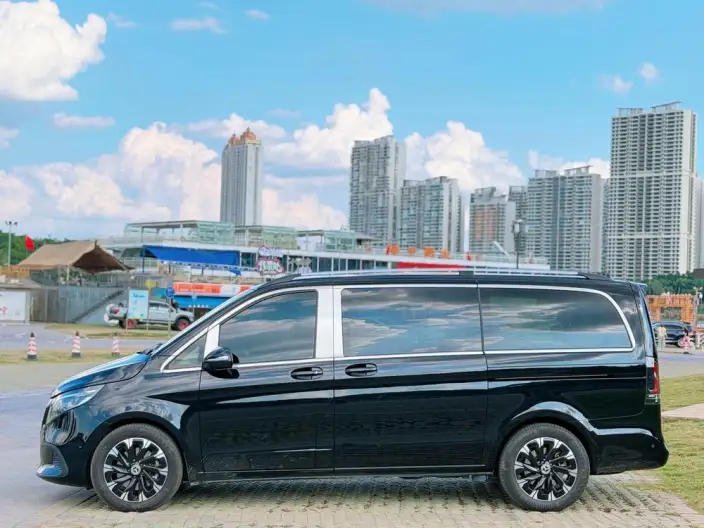 Mercedes-Benz V-Class 2024 Model V 300 Pilot Edition – фото 4