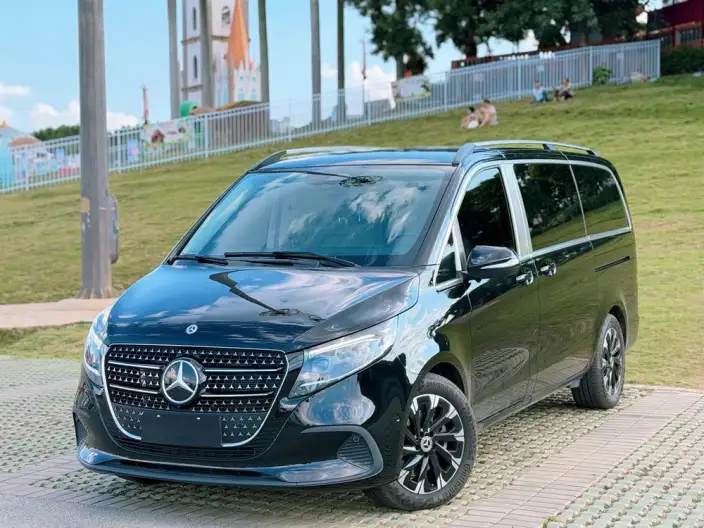 Mercedes-Benz V-Class 2024 Model V 300 Pilot Edition – фото 8