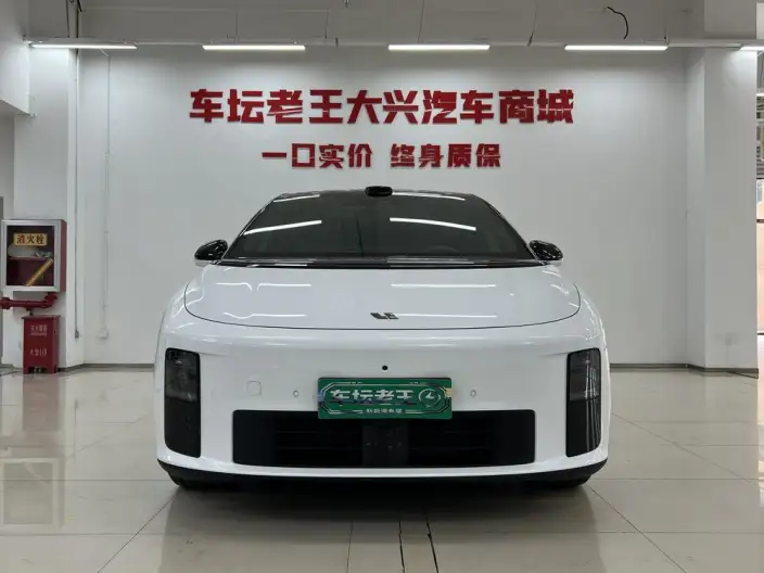 Li Auto i6 2025 Model 2WD Standard Edition – фото 2