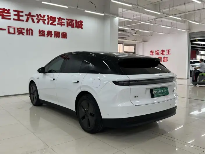 Li Auto i6 2025 Model 2WD Standard Edition – фото 4