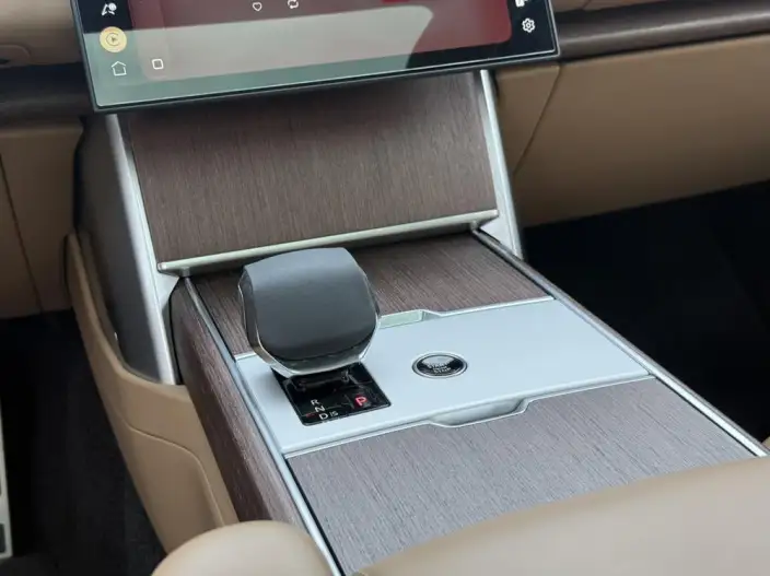 Range Rover 2025 Model 3.0 L6 400PS Shengshi Extended Edition – фото 9
