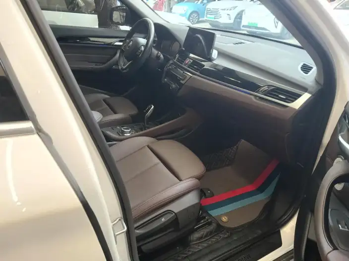 BMW X1 2022 Model sDrive20Li Fashion Model – фото 8