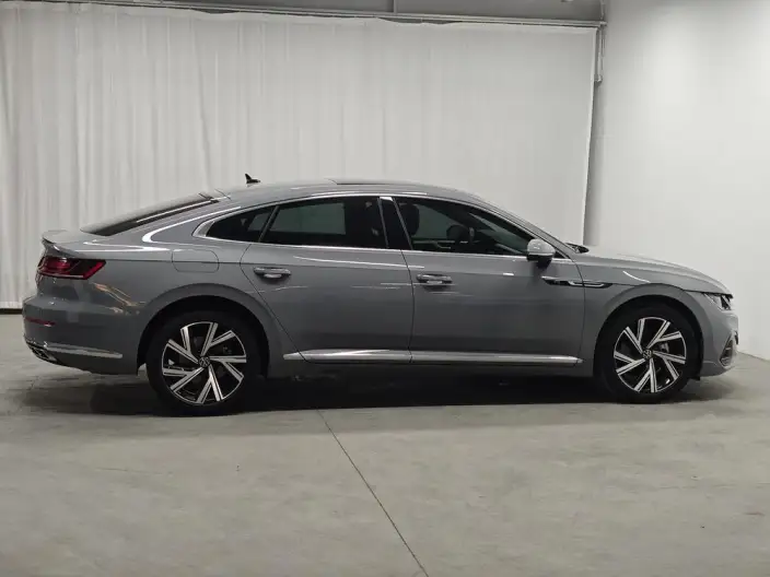 Volkswagen CC 2023 Model 330TSI Dazzling version – фото 8