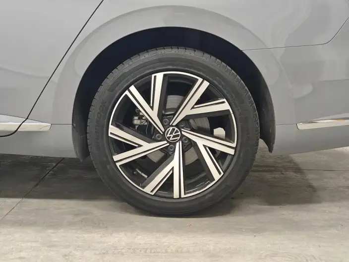 Volkswagen CC 2023 Model 330TSI Dazzling version – фото 9