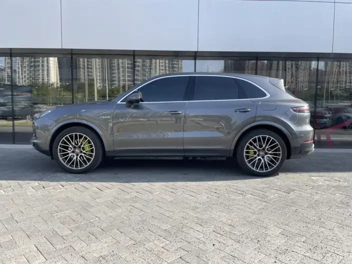 Cayenne E-Hybrid 2022 Model Cayenne E-Hybrid 2.0T Platinum edition