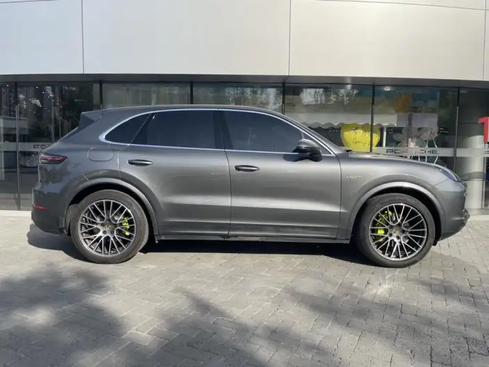 Cayenne E-Hybrid 2022 Model Cayenne E-Hybrid 2.0T Platinum edition – фото 7