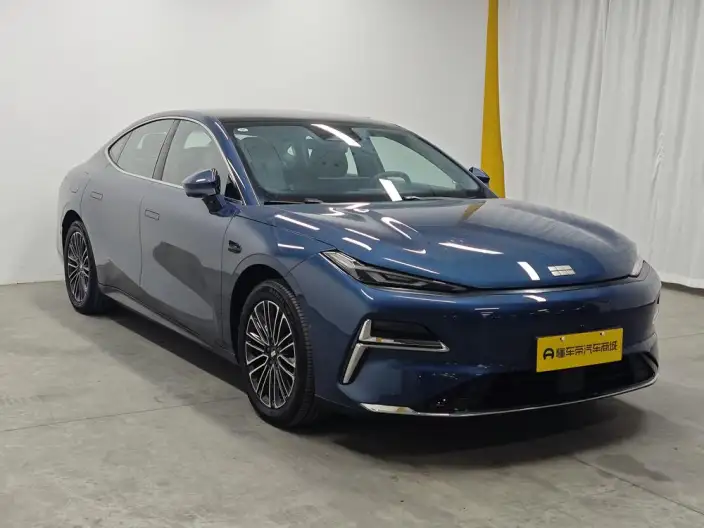 Geely Galaxy E8 PHEV 2025 Model 130km EM-i Premium Edition