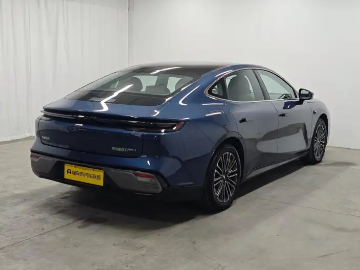 Geely Galaxy E8 PHEV 2025 Model 130km EM-i Premium Edition – фото 7