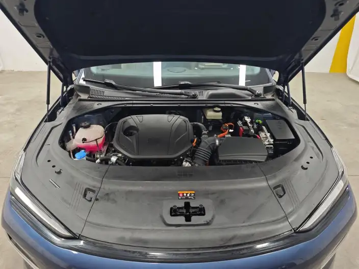 Geely Galaxy E8 PHEV 2025 Model 130km EM-i Premium Edition – фото 10
