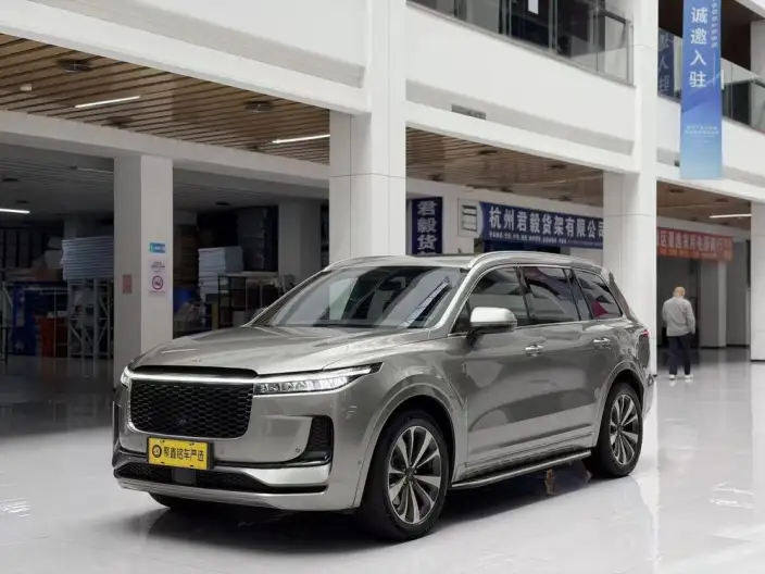 Li Auto ONE 2021 Model Extended Range 6 seat Edition – фото 1