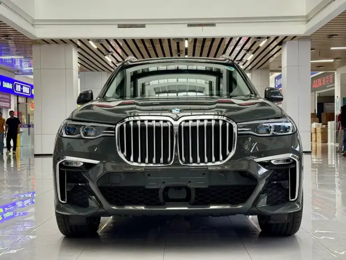 BMW X7 2021 Model xDrive40i Executive Model M Sports Set – фото 2