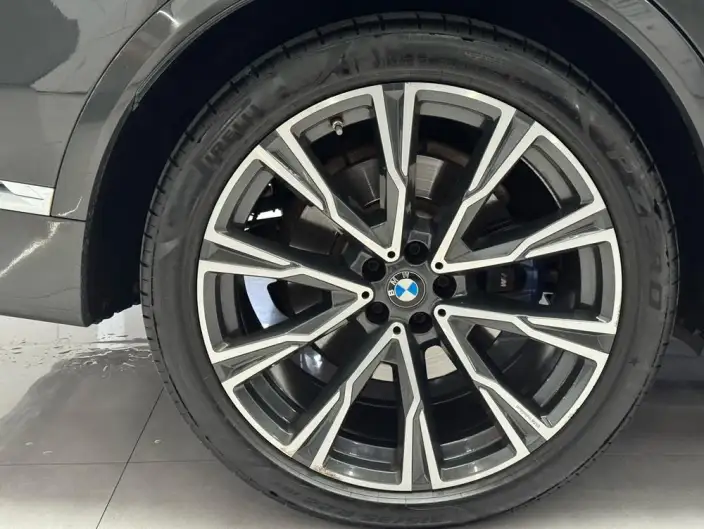 BMW X7 2021 Model xDrive40i Executive Model M Sports Set – фото 6