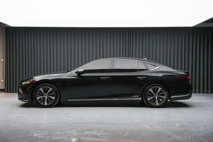 Lexus LS 2021 Model 500h Superior Edition