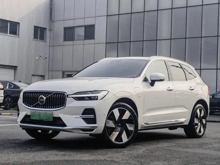 Volvo XC60 PHEV 2024 Model T8 4WD Long Battery Life Pro Smart Elegance Deluxe Edition