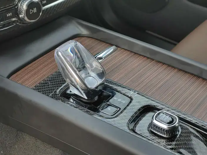 Volvo XC60 PHEV 2024 Model T8 4WD Long Battery Life Pro Smart Elegance Deluxe Edition – фото 9