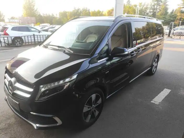 Mercedes-Benz V-Class 2021 Model V 260 L Long wheelbase Premium Edition – фото 1