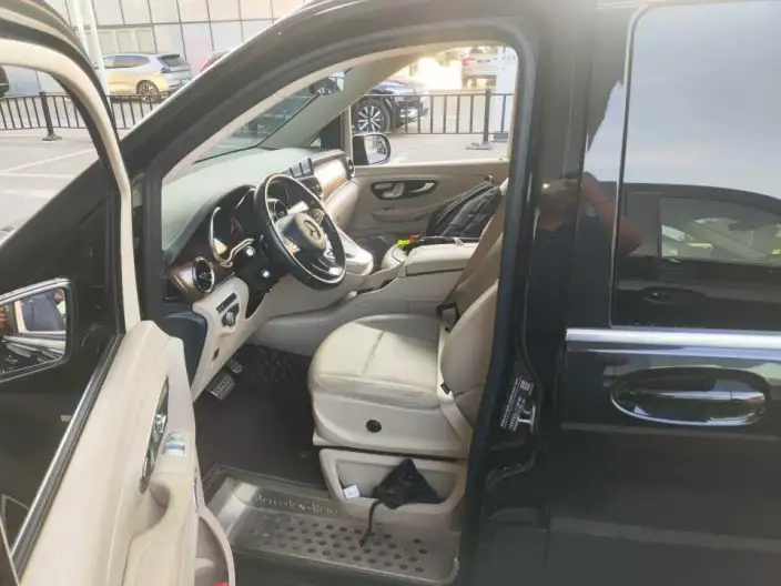 Mercedes-Benz V-Class 2021 Model V 260 L Long wheelbase Premium Edition – фото 7