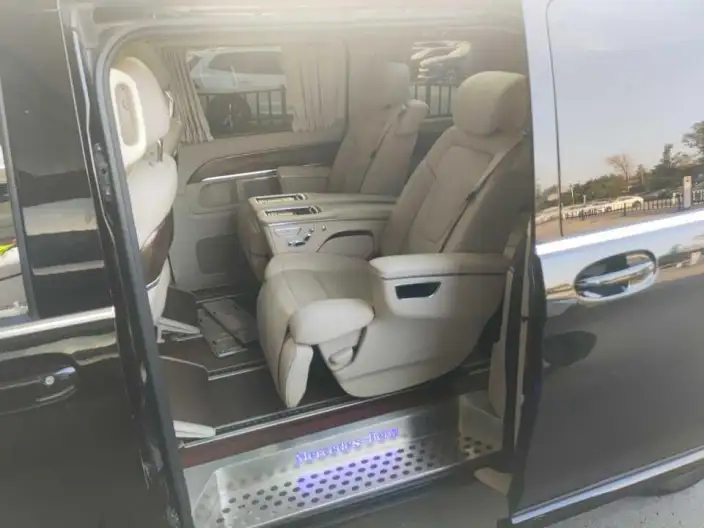 Mercedes-Benz V-Class 2021 Model V 260 L Long wheelbase Premium Edition – фото 8