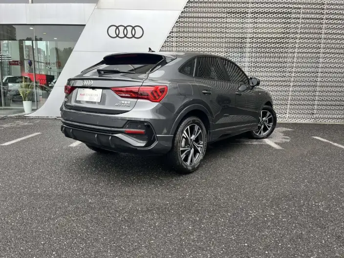 AUDI Q3 Sportback 2022 Model 40 TFSI Fashion Model – фото 4