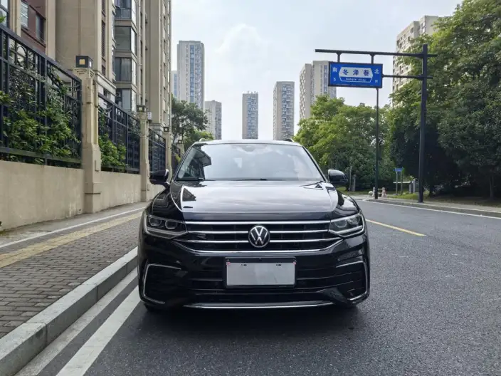 Volkswagen Tiguan L 2022 Model 330TSI Automatic 2WD R-Line Enjoy the version more – фото 2