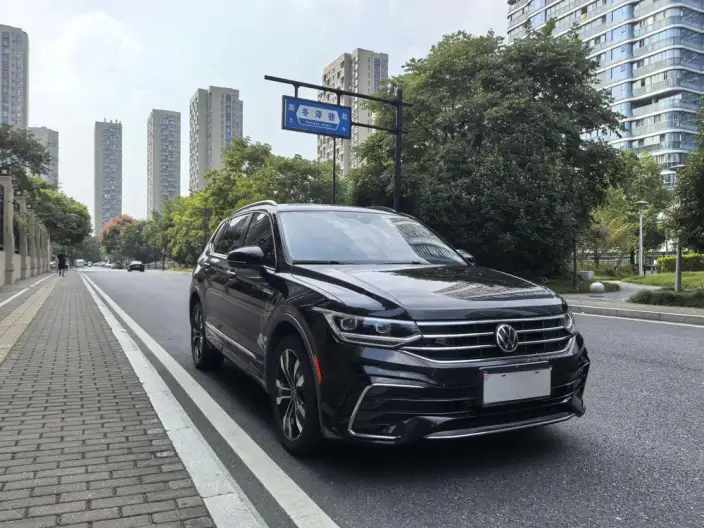 Volkswagen Tiguan L 2022 Model 330TSI Automatic 2WD R-Line Enjoy the version more – фото 3