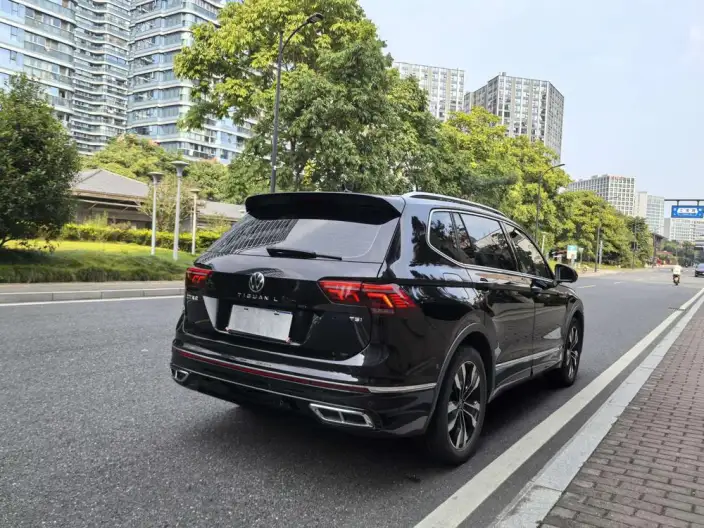 Volkswagen Tiguan L 2022 Model 330TSI Automatic 2WD R-Line Enjoy the version more – фото 6