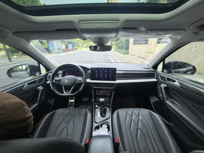 Volkswagen Tiguan L 2022 Model 330TSI Automatic 2WD R-Line Enjoy the version more – фото 8