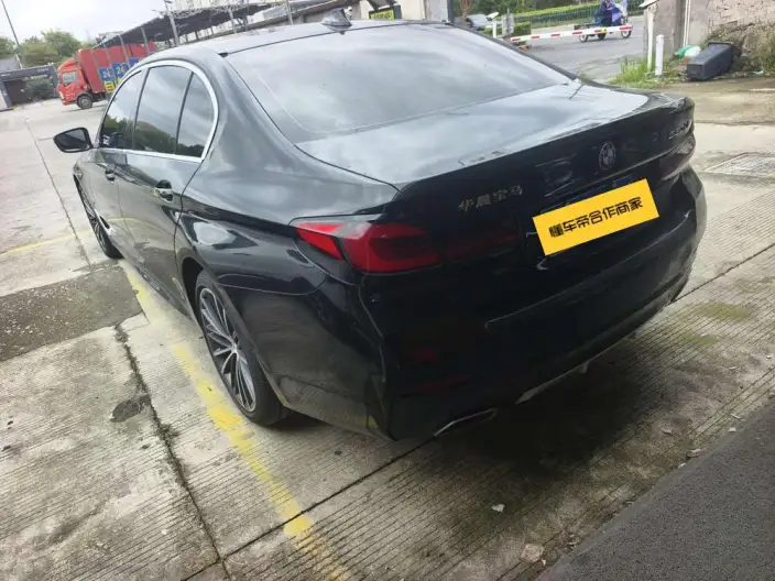 BMW 5 Series 2023 Model 530Li Leading Model M Sports Set – фото 4