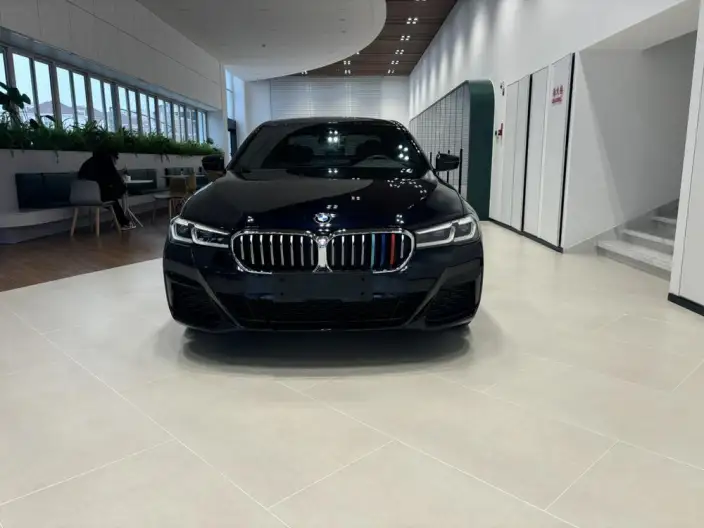 BMW 5 Series PHEV 2021 Model 535Le Luxury Set – фото 2