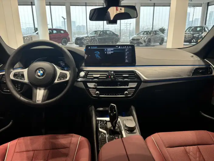 BMW 5 Series PHEV 2021 Model 535Le Luxury Set – фото 6