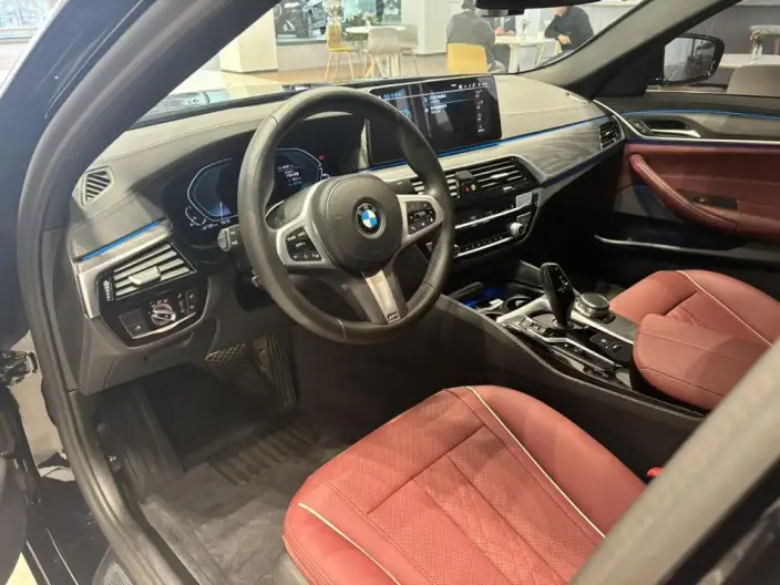 BMW 5 Series PHEV 2021 Model 535Le Luxury Set – фото 8