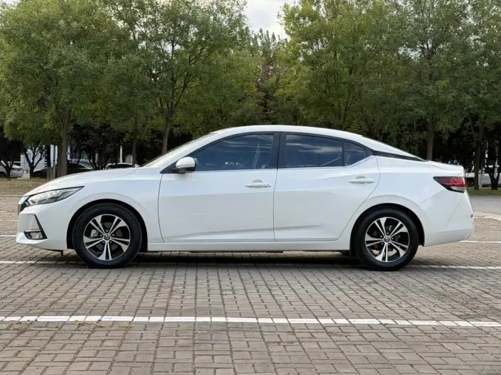 Nissan Sylphy 2021 Model 1.6L XL CVT Yuexiang Edition – фото 4