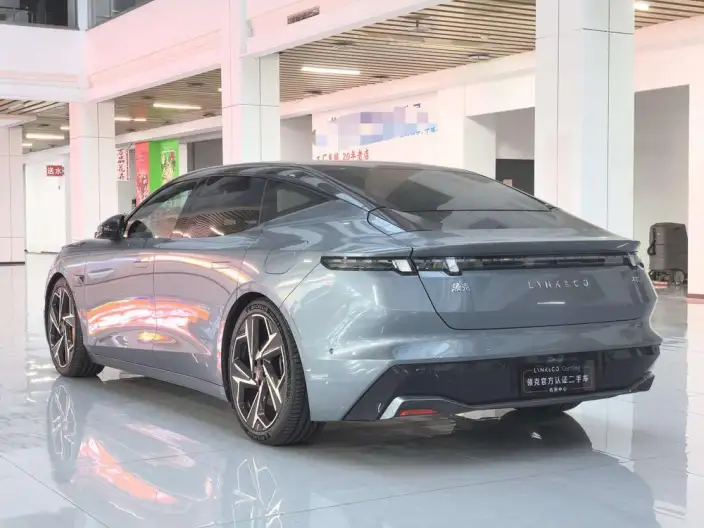 **Lynk & Co Z10** 2025 Model 95kWh 702km 4WD Halo