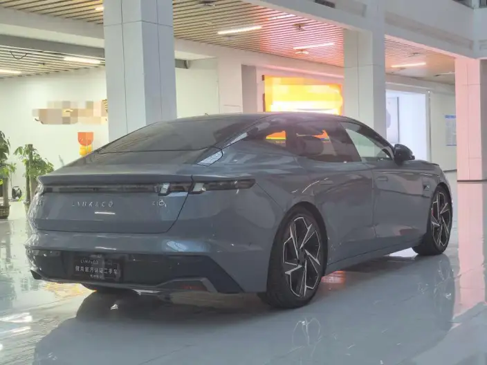 **Lynk & Co Z10** 2025 Model 95kWh 702km 4WD Halo – фото 6