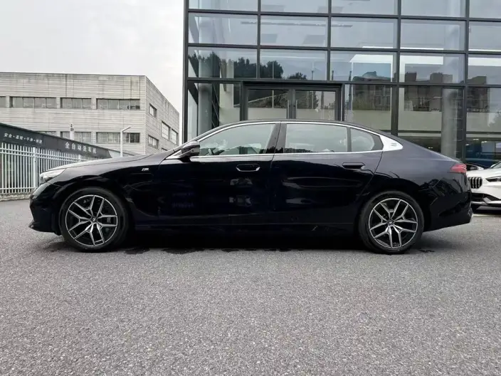 BMW i5 2025 Model eDrive40L M Sports Set – фото 3
