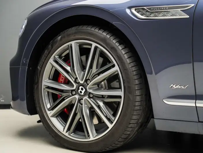 Bentley Flying Spur 2022 Model Hybrid Mulliner – фото 8