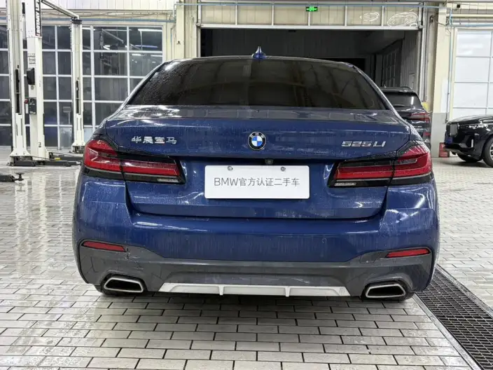 BMW 5 Series 2021 Model 525Li M Sports Set – фото 4