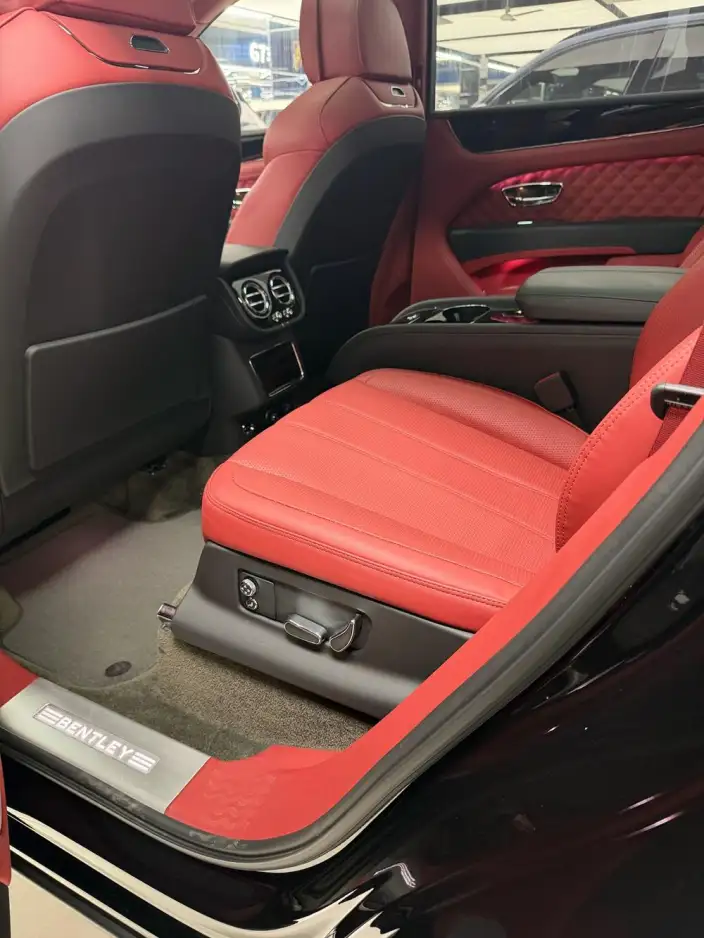 Bentayga 2022 Model 4.0T V8 – фото 8