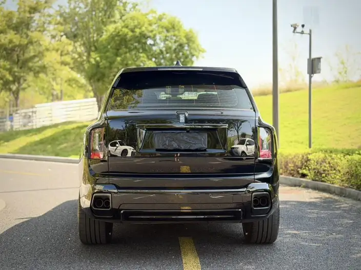 Cullinan 2025 Model Series II Black Badge – фото 5