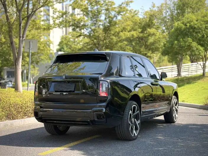Cullinan 2025 Model Series II Black Badge – фото 6