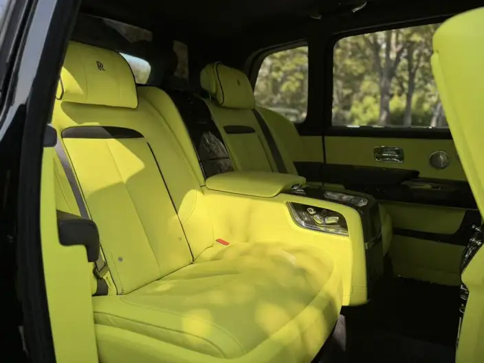 Cullinan 2025 Model Series II Black Badge – фото 8