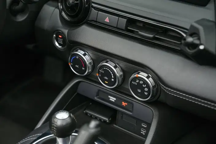 Mazda MX-5 2025 Model 2.0L Manual Rear Drive 2 seat Parallel Imported – фото 8