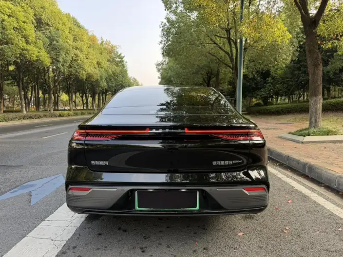 Geely Galaxy E8 PHEV 2025 Model 130km EM-i Premium Edition – фото 5