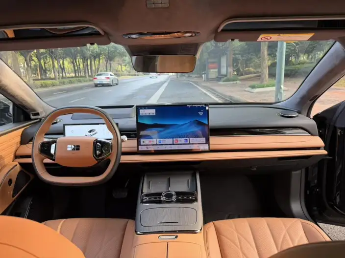 Geely Galaxy E8 PHEV 2025 Model 130km EM-i Premium Edition – фото 8