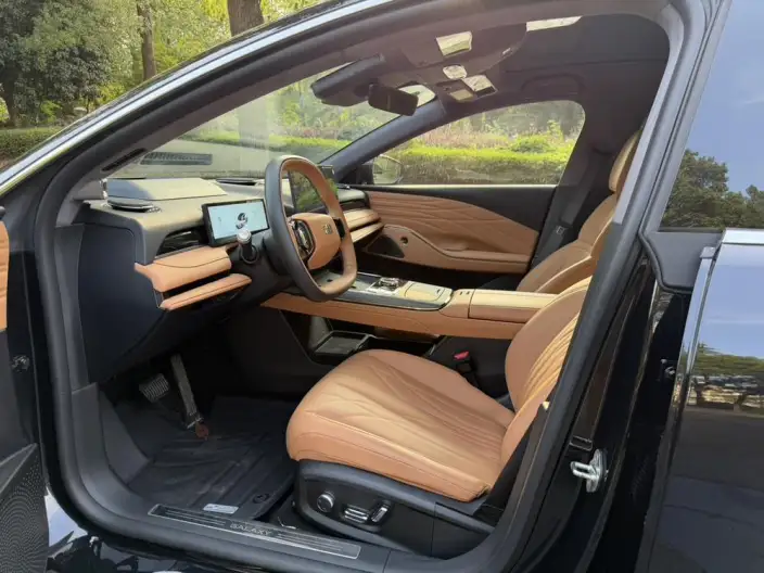 Geely Galaxy E8 PHEV 2025 Model 130km EM-i Premium Edition – фото 9