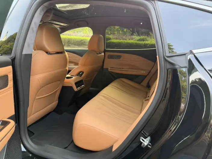 Geely Galaxy E8 PHEV 2025 Model 130km EM-i Premium Edition – фото 10