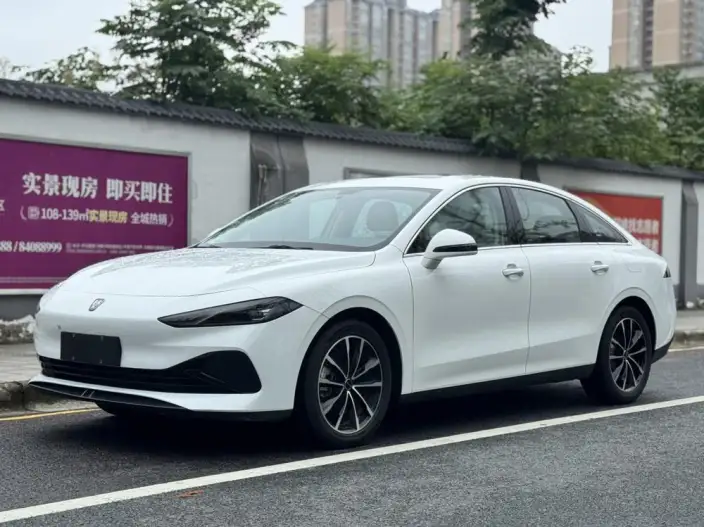 Roewe D7 DMH 2023 Model 125 Superior Edition