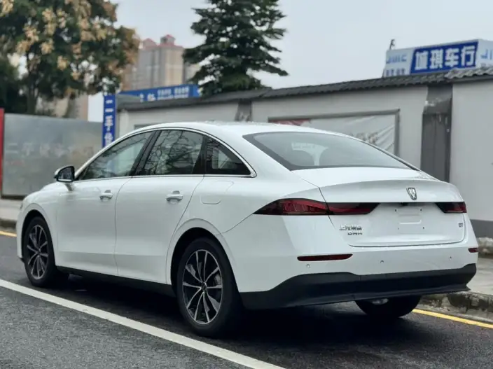 Roewe D7 DMH 2023 Model 125 Superior Edition