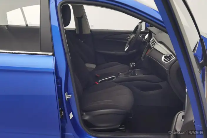 Roewe i5 2020 Model 1.5L Automatic 4G Connected Luxury Edition – фото 8